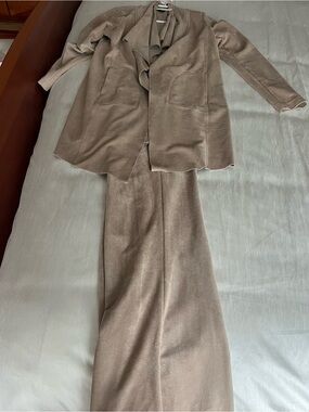 Classic Taupe Women's Pantsuit - Elegant Office Tailored Set